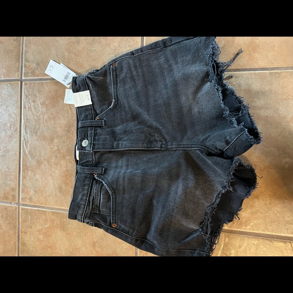 Abercrombie and Fitch Ultra high rise Mom shorts! Black!